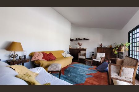 Casa à venda com 212m², 3 quartos e 2 vagas Casa à venda com 212m², 3 quartos e 2 vagasSala