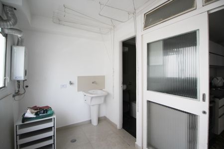 Apartamento à venda com 117m², 2 quartos e 1 vagaÁrea de Serviço