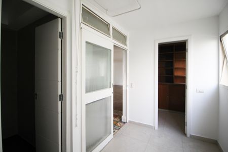Apartamento à venda com 117m², 2 quartos e 1 vagaÁrea de Serviço