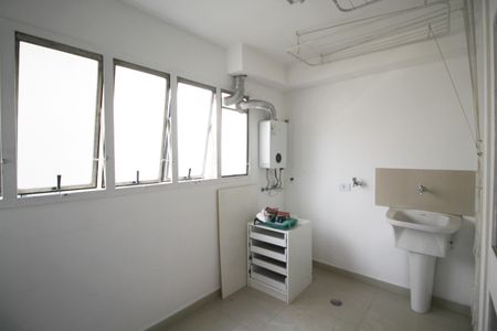 Apartamento à venda com 117m², 2 quartos e 1 vagaÁrea de Serviço