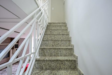 Escada de casa à venda com 3 quartos, 148m² em Jardim Monte Kemel, São Paulo