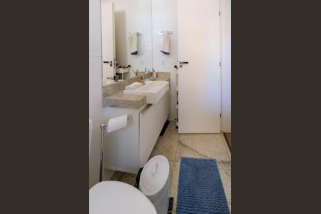 Apartamento à venda com 127m², 2 quartos e 2 vagasBanheiro suíte