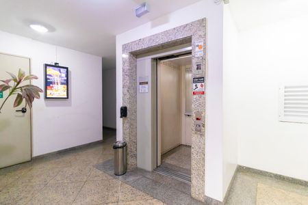 Apartamento à venda com 50m², 2 quartos e 1 vagaElevador