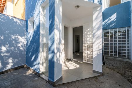 Casa à venda com 109m², 3 quartos e 2 vagasQuintal