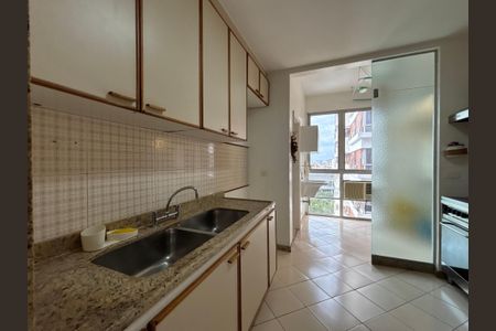 Apartamento à venda com 140m², 3 quartos e 2 vagasCozinha