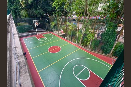 Apartamento à venda com 140m², 3 quartos e 2 vagasÁrea comum quadra