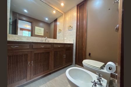 Apartamento à venda com 140m², 3 quartos e 2 vagasSuíte