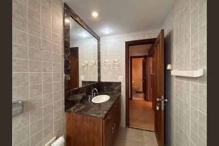 Apartamento à venda com 140m², 3 quartos e 2 vagasBanheiro social