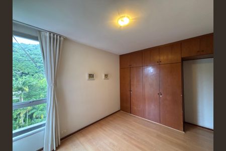 Apartamento à venda com 140m², 3 quartos e 2 vagasQuarto 2