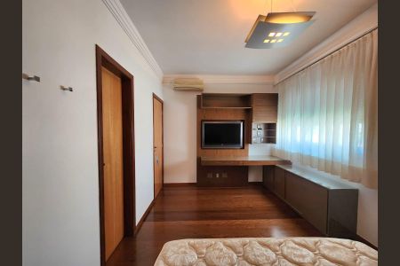 Apartamento à venda com 175m², 4 quartos e 3 vagasSuíte 1