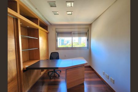 Apartamento à venda com 175m², 4 quartos e 3 vagasEscritório