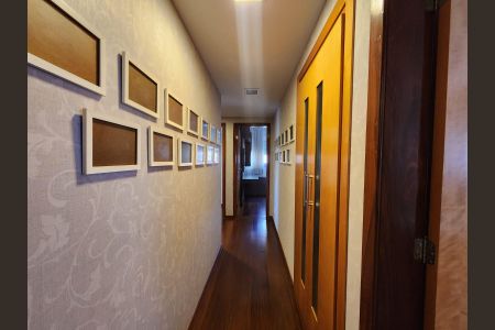 Apartamento à venda com 175m², 4 quartos e 3 vagasCorredor- rouparia