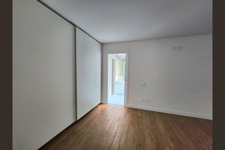Apartamento à venda com 281m², 4 quartos e 4 vagasQuarto semi Suíte 4