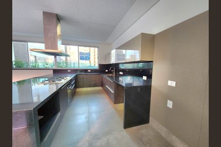Apartamento à venda com 281m², 4 quartos e 4 vagasÁrea privativa