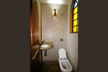 Casa para alugar com 300m², 5 quartos e 4 vagasLavabo