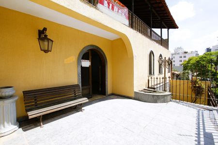 Casa para alugar com 300m², 5 quartos e 4 vagasEntrada