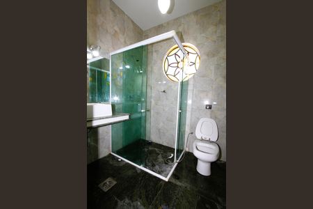 Casa para alugar com 300m², 5 quartos e 4 vagasBanheiro Social