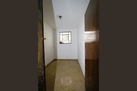 Casa para alugar com 300m², 5 quartos e 4 vagasQuarto de Serviço