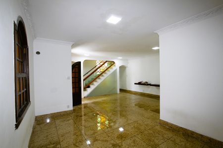 Casa para alugar com 300m², 5 quartos e 4 vagasSala