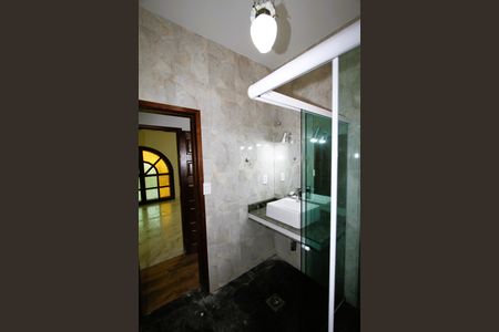 Casa para alugar com 300m², 5 quartos e 4 vagasBanheiro Social