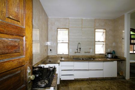 Casa para alugar com 300m², 5 quartos e 4 vagasCozinha