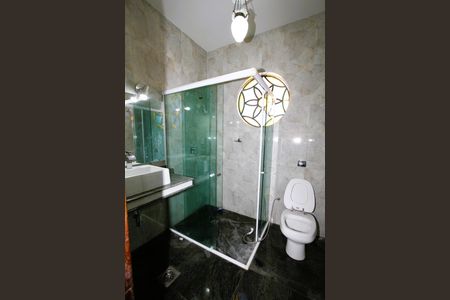 Casa para alugar com 300m², 5 quartos e 4 vagasBanheiro Social