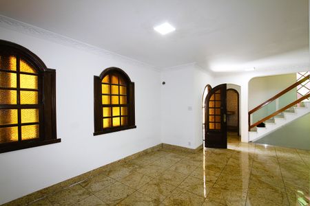 Casa para alugar com 300m², 5 quartos e 4 vagasSala