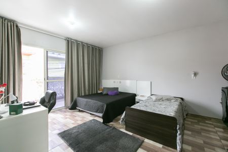 Casa à venda com 180m², 2 quartos e 2 vagasSuíte