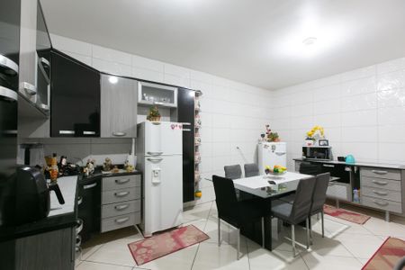 Casa à venda com 180m², 2 quartos e 2 vagasCozinha