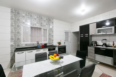 Casa à venda com 180m², 2 quartos e 2 vagasCozinha