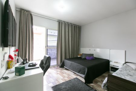 Casa à venda com 180m², 2 quartos e 2 vagasSuíte