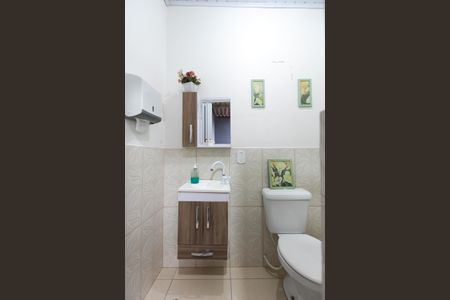 Casa à venda com 180m², 2 quartos e 2 vagasBanheiro 2