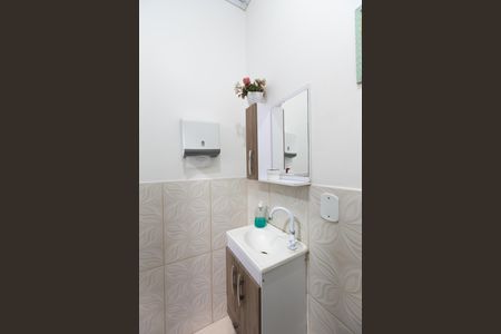 Casa à venda com 180m², 2 quartos e 2 vagasBanheiro 2