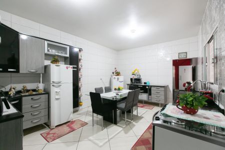Casa à venda com 180m², 2 quartos e 2 vagasCozinha