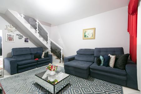 Casa à venda com 180m², 2 quartos e 2 vagasSala