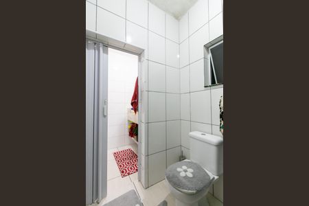 Casa à venda com 180m², 2 quartos e 2 vagasBanheiro 