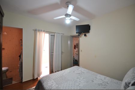 Casa à venda com 184m², 2 quartos e 2 vagasQuarto Suíte