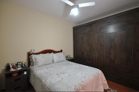 Casa à venda com 184m², 2 quartos e 2 vagasQuarto Suíte