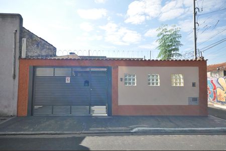 Casa à venda com 184m², 2 quartos e 2 vagasFachada