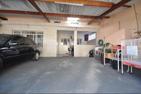 Casa à venda com 184m², 2 quartos e 2 vagasGaragem