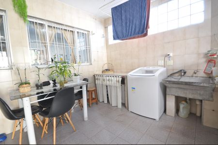 Casa à venda com 184m², 2 quartos e 2 vagasÁrea de Serviço