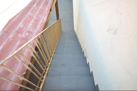 Casa à venda com 184m², 2 quartos e 2 vagasEscada de acesso ao Terraço