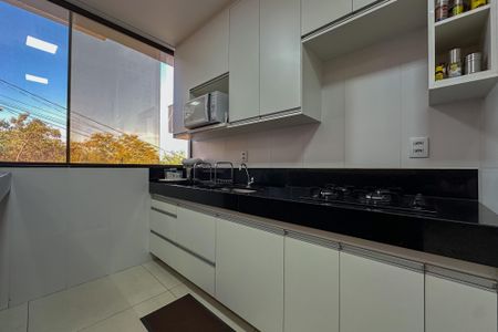 Casa à venda com 186m², 4 quartos e 2 vagas Casa à venda com 186m², 4 quartos e 2 vagasCozinha