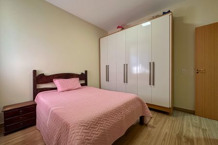 Casa à venda com 186m², 4 quartos e 2 vagas Casa à venda com 186m², 4 quartos e 2 vagasQuarto 2