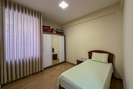 Casa à venda com 186m², 4 quartos e 2 vagas Casa à venda com 186m², 4 quartos e 2 vagasQuarto 1