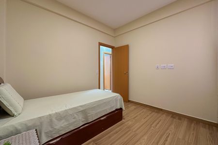 Casa à venda com 186m², 4 quartos e 2 vagas Casa à venda com 186m², 4 quartos e 2 vagasQuarto 1