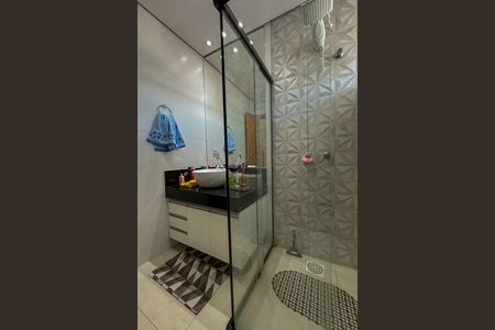 Casa à venda com 186m², 4 quartos e 2 vagas Casa à venda com 186m², 4 quartos e 2 vagasBanheiro da Suíte