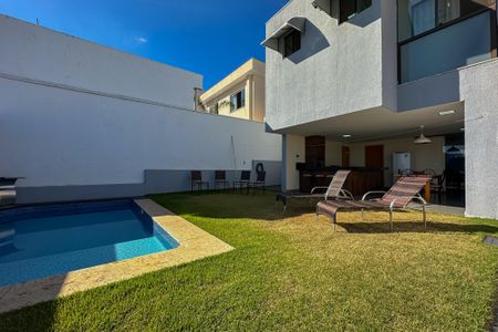 Casa à venda com 186m², 4 quartos e 2 vagas Casa à venda com 186m², 4 quartos e 2 vagasQuintal