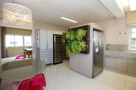 Apartamento para alugar com 279m², 3 quartos e 1 vaga Apartamento para alugar com 279m², 3 quartos e 1 vagaCozinha