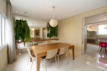 Apartamento para alugar com 279m², 3 quartos e 1 vaga Apartamento para alugar com 279m², 3 quartos e 1 vagaSala